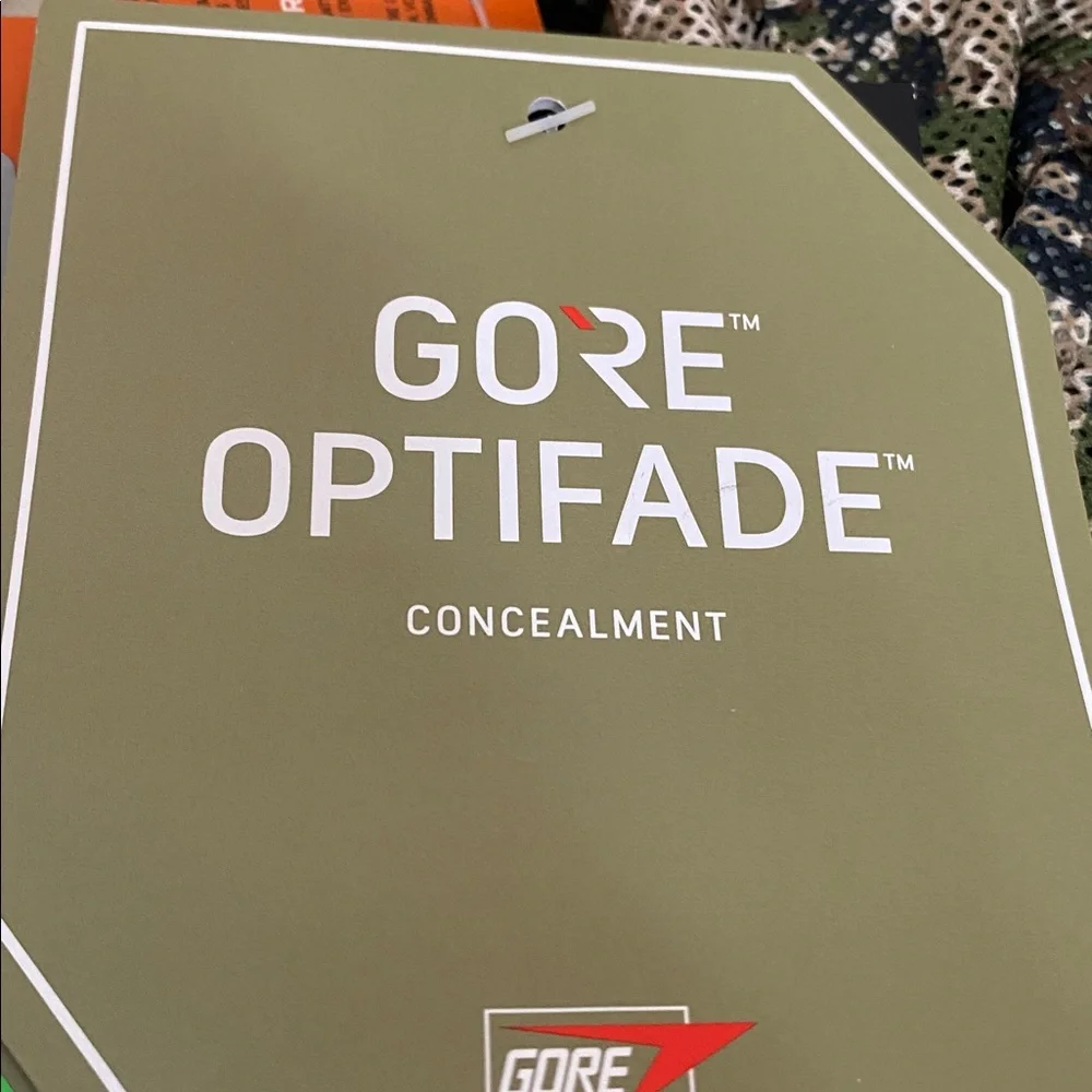 New with tag Sitka Gore Optifade camo style face mask OS